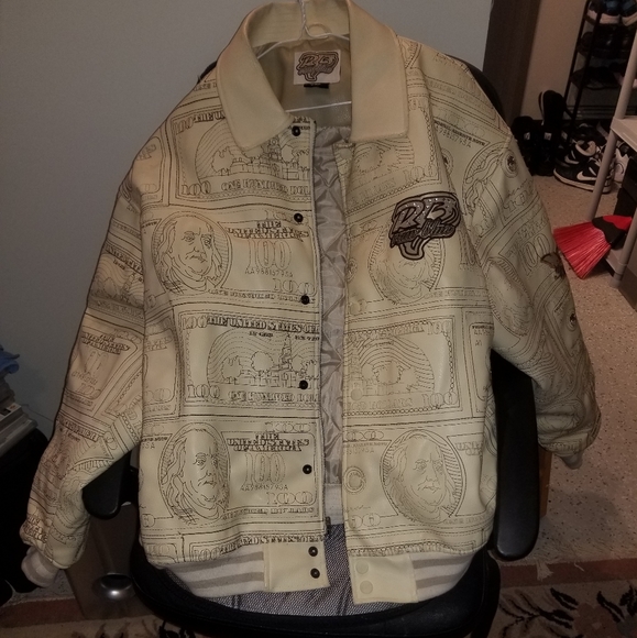 Almost New Winter Jacket - Picture 4 of 4